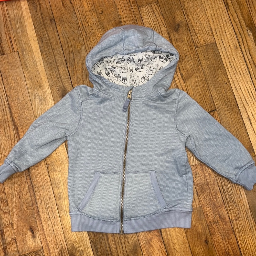 zip up thin hoodie